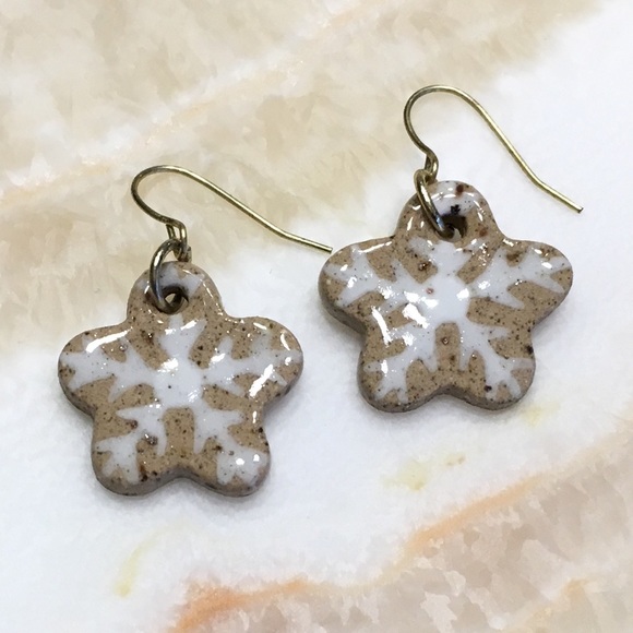 Vintage 90’s Porcelain Snowflake Earrings - Picture 2 of 2